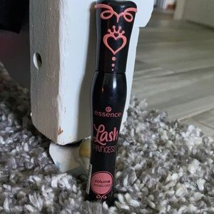 Essence mascara